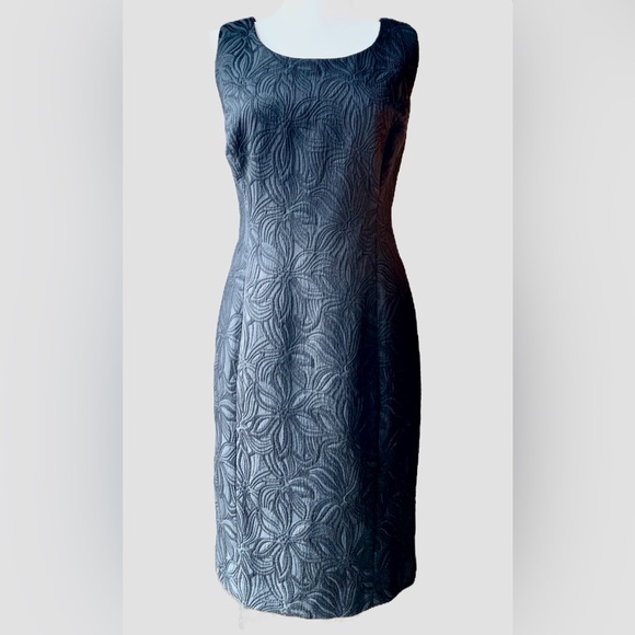 Talbots Two Piece Black Brocade Suit, size 6, Sleeveless Dress and Jacket - Picture 6 of 16